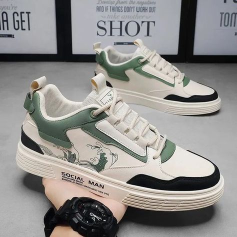 Perfect very nice sneakers the presentation was fair the package was well packed nothing to say Men's Casual Fashion, Flat Shoes Men, Fall Sneakers, Comfortable Mens Shoes, Sport Shoes Men, Nike Sb Dunk, Breathable Shoes, Casual Sport Shoes, Nike Sb