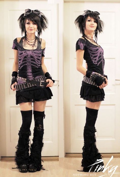 Stile Punk Rock, Rave Party Outfit, Gothic Mode, Scene Outfits, Grunge Dress, Scene Girls, Rave Outfit, Scene Fashion, Scene Kids