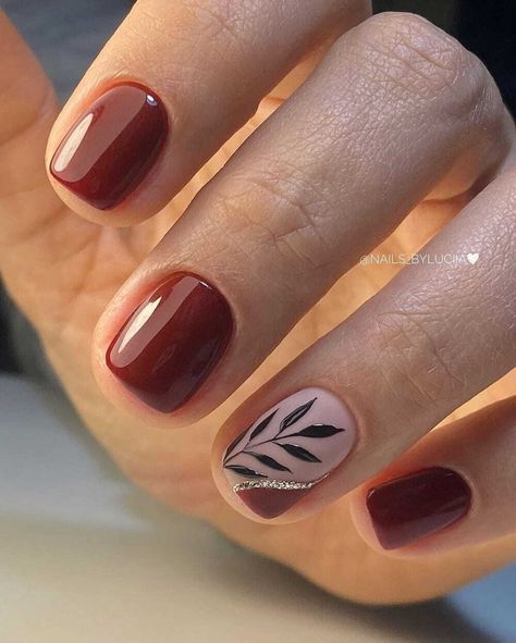 35 Cool Summer Nails To Try This Season 2024 - NailGet Leaf Gel Nail Designs, Emerald Green Fall Nails, Casual Fall Nails, Fall Nails Short Almond, Short Autumn Nails, Leaves Nail Art, Fall Leaves Nail Art, Thanksgiving Nail Designs, Fall Manicure