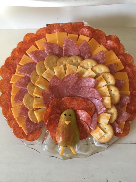 Easy Thanksgiving Appetizers, Thanksgiving Veggies, Thanksgiving Food Crafts, Dinner Ideas For Family, Thanksgiving Table Decor Ideas, Thanksgiving Fruit, Turkey Table, Thanksgiving Appetizers Easy, Thanksgiving Snacks