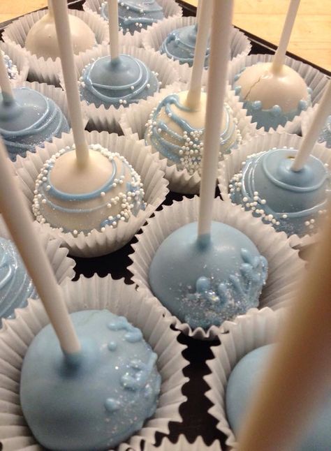 Cake Pops Dusty Blue, Blue Party Snack Ideas, Blue And White Wedding Dessert Table, Quince Blue Cake, Blue Themed Dessert Table, Blue Themed Party Ideas, Light Blue Cookies, Blue Themed Desserts, Mamma Mia Party Desserts