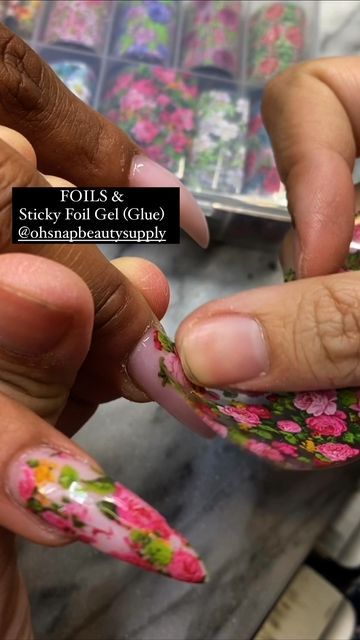 Pink Nailart Glitter, Nail Transfer Foil Designs Ideas, Foil Transfer Nails, Nail Foils Designs, Transfer Foil Nail Art Design, Nails With Foil Design, Nail Foil Tutorial, Foil Nails Designs, Foil Nail Art Designs Ideas