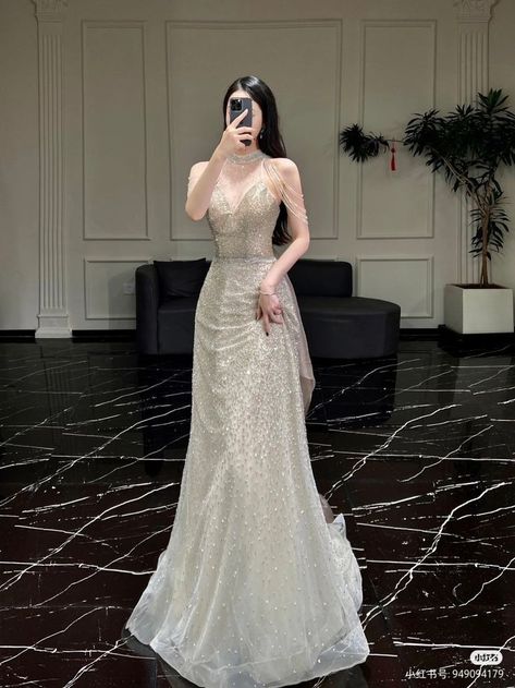 Gradball Gown, Glitz And Glam Prom Dress, Glitz And Glam Gown, Prom Dresses Korean, Korean Gown, Dress Mewah, Glam Prom Dresses, Asian Prom Dress, Stunning Dresses Gowns