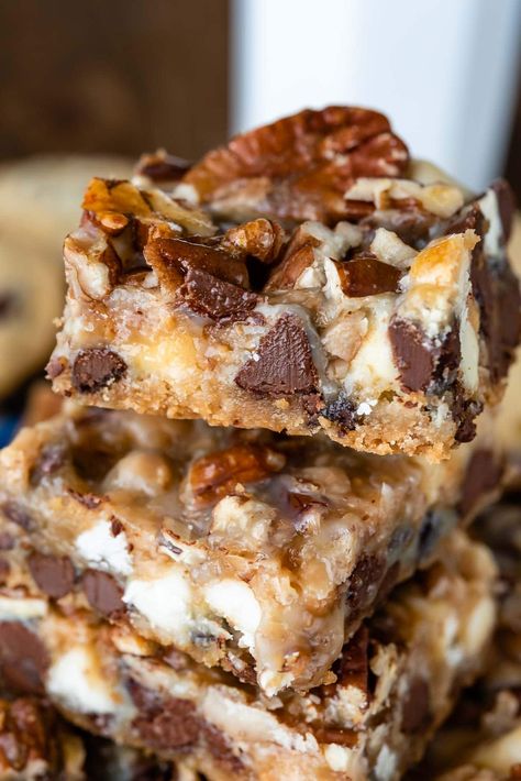 Chocolate Chip Cookie Magic Bars - Crazy for Crust Cookie Dough Crust, Easy Chocolate Chip Cookie, Magic Bars Recipe, Magic Cookie Bar Recipe, Crazy For Crust, Magic Cookie Bars, Magic Bars, Easy Chocolate Chip Cookies, Dessert Bar Recipe