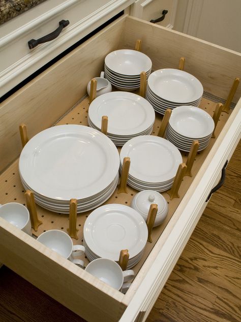 Kitchen drawer plate organizer. This makes so much more sense than putting it up in a cabinet you can't see to pull the dishes down from. Tuscan Inspired Kitchen, Dish Drawers, Kitchen Cabinet Organization Ideas, Dinnerware Storage, Plate Organizer, Kitchen Organization Diy, Kitchen Organisation, Kitchen Drawer Organization, U Shaped Kitchen