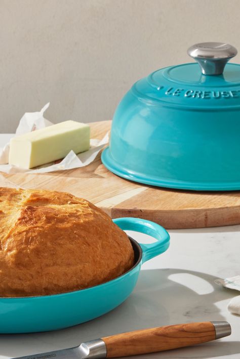 Bread In Le Creuset, Le Creuset Recipes Bread, Cast Iron Bread Pan Recipes, Cast Iron Bread Oven Recipes, Dutch Oven Bread Recipes Cast Iron Pot, Cast Iron Bread Oven, Bread Cloche Recipe, Bread Dome Recipes, Le Creuset Bread Recipes