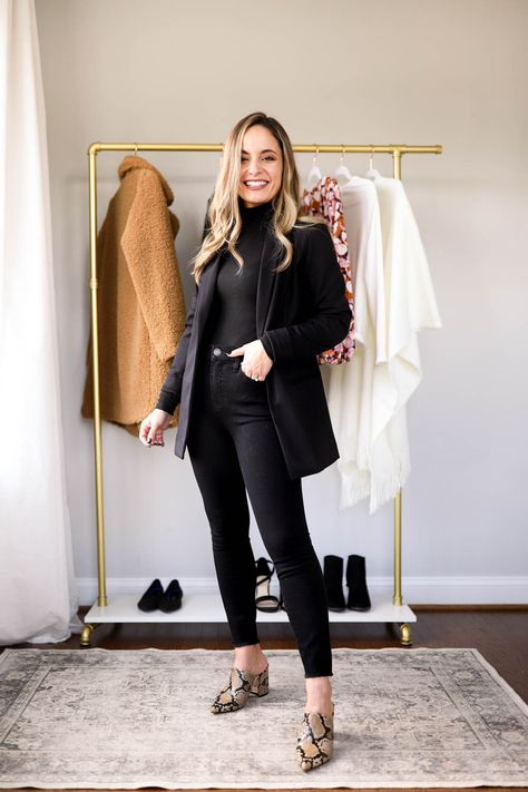 7 Ways to Wear Black Jeans - Pumps & Push Ups Petite Fashion Winter, White Jeans Women, Women Jean Shorts, All Black Outfit For Work, Jeans Outfit For Work, Jean Shorts Women, Black Blazer Outfit, Black Jeans Outfit, Black Jeans Women