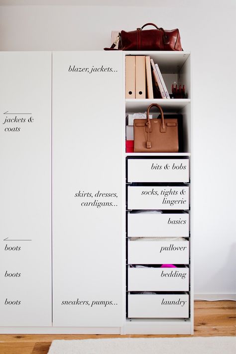 inspiration ikea pax organisation - wohnen in berlin Ikea Pax Cleaning Closet, Ikea Pax Wardrobe Baskets, Ikea Pax Makeup Storage, Ikea Wardrobe Organisation Ideas, Pax Living Room Storage, Pax Organization Storage Ideas, Ikea Pax Organization Ideas, Closet Functionality, Ikea Pax Organization