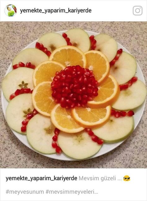 Fruit Tray Designs, Family Gathering Food, Amazing Food Platters, Catering Food Displays, Fruits Decoration, Fruit Platter Designs, Fruit Decoration, Decorações Com Comidas, Food Sculpture