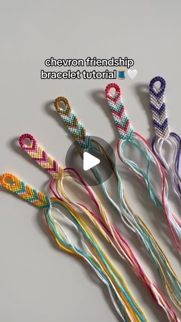 Ella🪸🐋🤍 ( UK Based ) on Instagram: "The perfect bracelet for beginners🧵🤍 share this video with someone you want to make bracelets with🙌  pattern: 2 on bracelet book📖   #bracelet #bracelets #bracelettutorial #tutorial #tutorials #friendshipbracelet #friendshipbracelets #chevron #chevronbracelet #braceletpattern #braceletbook #handmadejewellery #handmadejewelry #explorepage" Flat Woven Bracelet Diy, Bracelet Braiding Tutorial, Cool Easy Bracelets To Make, Woven Bracelets Tutorial How To Make, V Bracelet Pattern, How To Make Friendship Bracelets Easy Step By Step Simple, Easy Diy Friendship Bracelets, Friendship Bracelet Patterns For Guys, Friendship Bracelets Bookmark