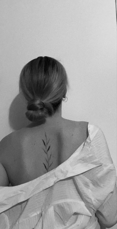 Tattoo Leaves, Spine Tattoo, A Tattoo, Back Tattoo, Tattoo On, Tattoo Ideas, Tattoos