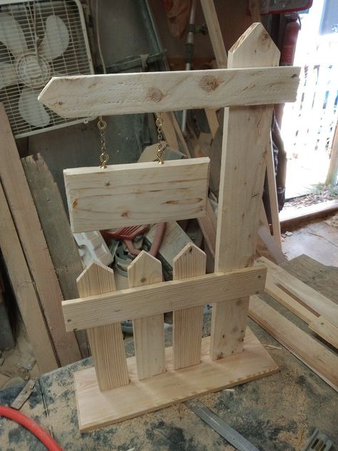 Woodshop Project Ideas, Jigsaw Patterns Templates, Diy Wood Gift Projects, Fun Wood Projects Woodworking, Easy Things To Build Out Of Wood, Wooden Garden Art Diy, Furniture Building Plans, Diy Wood Decorations, 2x12 Projects Wood