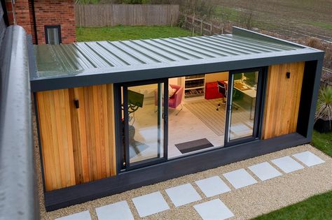 Garden Office Ideas, Garden Office Shed, Contemporary Garden Rooms, Garden Room Ideas, Building Garden, Garden Pods, Summer House Garden, Backyard House, Garden Workshops