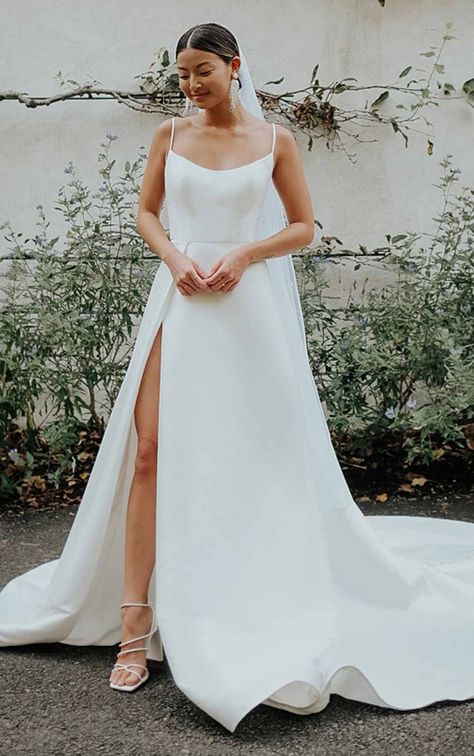 Classic A-Line Wedding Dress with Scoop Neckline and Pockets - Essense of Australia Wedding Dresses Essense Of Australia, White Wedding Dress, Australia Wedding, Classic Wedding Dress, Hollywood Fashion, Designer Wedding, Elegant Wedding Dress, Wedding Dress Shopping, Wedding Dress Inspiration