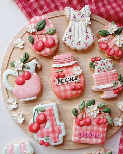 Silvia Mileva (@happy.little.cookie) • Fotky a videa na Instagramu Cherry Cookies Decorated, Cake Shaped Cookies, Cherry Sugar Cookies, Birthday Cookies Decorated, Fruit Sugar Cookies, Cookie Techniques, Pie Decoration, Cherry Tea, Fruit Cookies