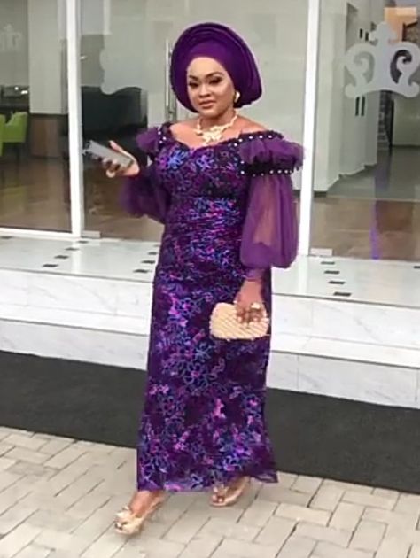 2020 Latest Iro and Buba Blouse Styles With Lace and Ankara Iro And Buba Styles Lace, Iro And Buba, Lace Blouse Styles, Lace Skirt And Blouse, Nigerian Lace Dress, Nigerian Lace Styles Dress, Nigerian Lace Styles, African Lace Styles, Lace Gown Styles