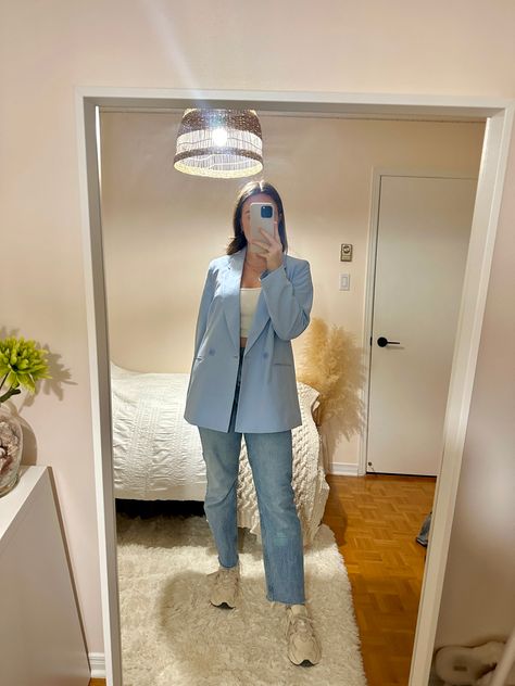 #blazer #blue #jeans #outfits #look Outfit Blazer Bleu, Baby Blue Blazer Outfits For Women, Light Blue Blazer Outfits For Women Work, Blazer Blue Outfit, Blue Blazer Outfit Women, Baby Blue Blazer Outfit, Blue Jeans Spring Outfit, Light Blue Blazer Outfits For Women, Light Blue Blazer Outfit