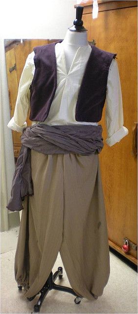 Aladdin Costume by Beth Skinner, via Flickr Aladdin Costume Diy, Aladdin Show, Aladdin Play, Aladdin Theater, Aladdin Musical, Genie Costume, Aladdin Party, Aladdin Costume, Roi Mage