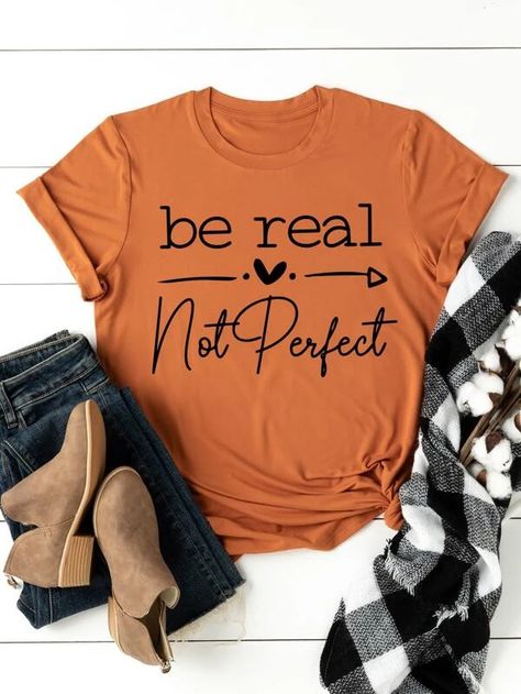 Plus Heart & Slogan Graphic Tee | SHEIN USA Silhouette Clothes, Funny T Shirt Sayings, Basic Fashion, Fabric Heart, Cute Shirt Designs, Vinyl Shirts, Orange T Shirts, Fall Clothes, Clothes Ideas