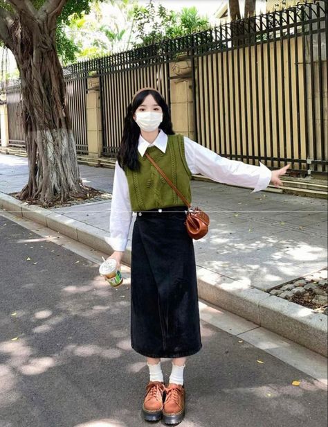 Japan Teacher Outfit, Japanese Ootd Street Style, Modest Japanese Outfits, Japanese Teacher Outfits, Japanese Work Wear, Girly Japanese Fashion, Korean Church Outfit, Modest Japanese Fashion, Japanese Outfits Casual Street Style