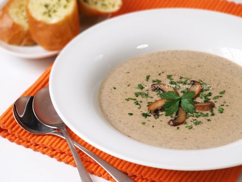 Mushroom Soup Plating, Mushroom Cream Soup, Recipes For Toddlers, Soup Simple, Stew Soup, Mushroom Soup Recipes, Soup Broth, Cream Of Mushroom Soup, Cream Of Mushroom