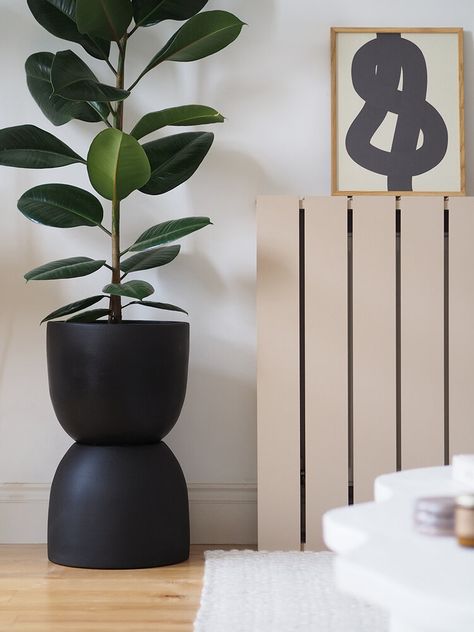 Plant Pot Design, Plant Pot Diy, Modern Plant Stand, House Plant Pots, Hal Decor, Diy Flower Pots, Dekor Diy, Diy Plant Stand, Big Plants