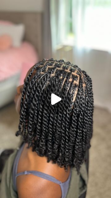 Juicy Twists, 2 Strand Twist Styles, Natural Twist Out, Mini Twists Natural Hair, Two Strand Twist Hairstyles, Short Hair Twist Styles, Flat Twist Hairstyles, Short Twists, Afro Twist