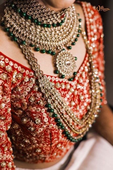 Where to Rent or Buy Artificial Bridal Jewellery in Delhi?? Bridal Jewelry Sets Brides, Wedding Jewelry Sets Bridal Jewellery, Kundan Jewellery Bridal, Cloth Jewelry, Bridal Jewelery, Jewelry Styling, Indian Bridal Jewelry Sets, Bridal Jewellery Design, Jewelry Clothes