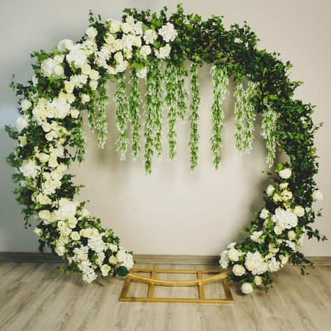 Make your ceremonies exquisitely decorated with our dreamy Ring of Roses! | 2.2m diameter | #fancybackdrops Simple Beach Wedding, Flower Wedding Ring, Flower Wall Wedding, Wedding Backdrop Decorations, Arch Decoration, Arch Decoration Wedding, Wedding Stage Decorations, Wedding Flower Decorations, Background Decoration