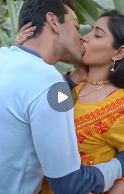 Biting Kissing, Good Night Kiss Romances, 😘 Kiss Video, Good Night Hot Kiss, Types Of Kisses Video, 😘 Kiss Video Romantic, Night Kisses Romantic Videos, Indian Romantic Scene, Best Kissing Couples