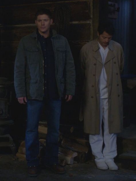 Castiel Full Body Photo, Castiel Aesthetic, Supernatural Castiel, Destiel Fanart, Castiel Supernatural, Dean And Cas, Jensen And Misha, Dean And Castiel, Supernatural Pictures