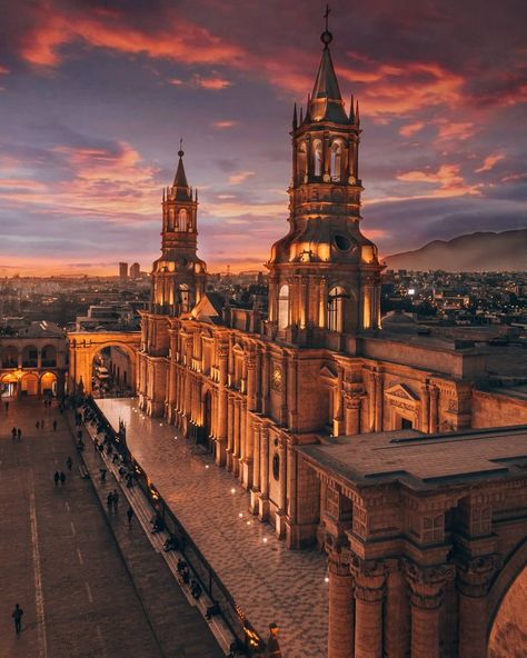 What to see in Peru in 2020: Updated guide to the best tourist attractions in Peru, including some unique places that will blow your mind! Budget Travel Destinations, Travel Japan, Beautiful Cities, Peru Travel, White City, What Is Your Favorite, City Landscape, Most Beautiful Cities, World Cultures