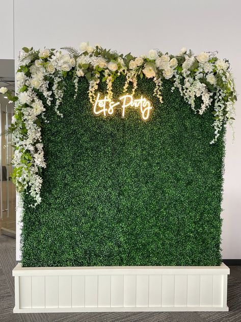 Boxwood Backdrop, Greenery Wall Decor, Wedding Photo Walls, Prom Backdrops, Greenery Wall, Bridal Shower Backdrop, Graduation Backdrop, Garland Backdrops, Prom Decor