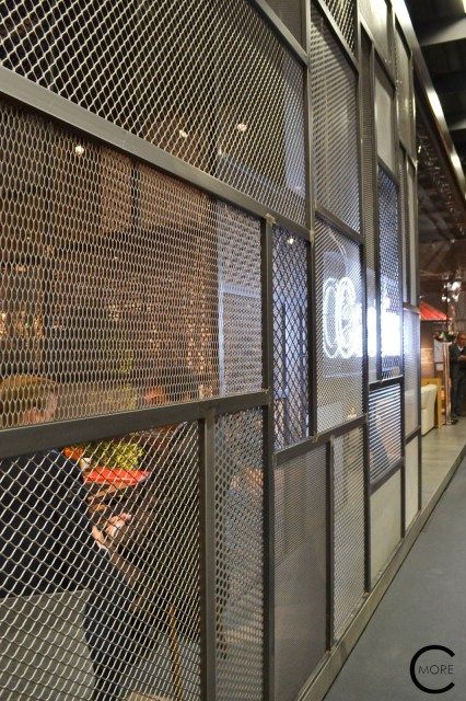 Covering Wallpaper, Rooftop Restaurant Design, Gym Design Interior, Industrial Office Design, Gym Interior, Wallpaper Inspiration, Expanded Metal, Tv Wall Design, Cafe Interior Design