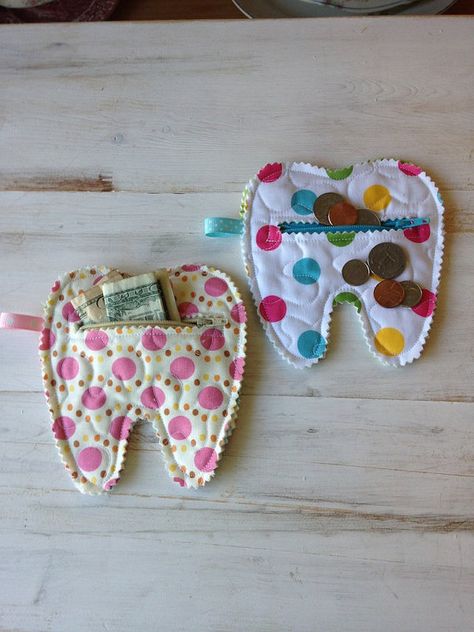 Tooth Bag Diy, Knit Gifts For Children, Tooth Pocket Ideas, Tooth Fairy Pouch Diy, Sewing Tooth Fairy Pillow, Sew Tooth Fairy Pouch, Sew And Sell Projects Make Money, Tooth Fairy Sewing Ideas, Tooth Fairy Bags Diy