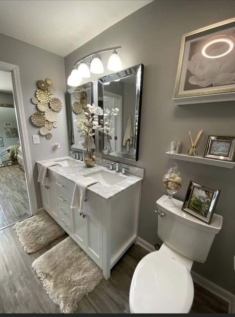 Bathroom Decor Ideas Modern Elegant, Bling Small Bathroom, Decor Over Tub Bathroom, Bathroom Decor Ideas Themes Color Schemes Master Bath, Small Glam Bathrooms, Glam Bathroom Decor Luxury, Chic Bathroom Decor Glam, Silver Bathroom Decor Ideas, Ivory Bathroom Ideas