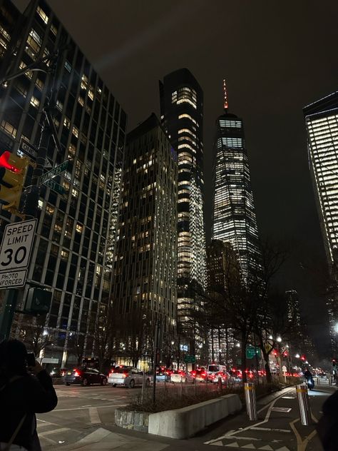 Late nights in New York City #nyc City View Night, City Life Aesthetic, New York City Night, Nyc Night, New York Night, Nyc Aesthetic, Nyc Life, Night Scenery, New York Life