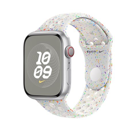 When Apple introduced the refreshed lineup of its Apple Watch bands, the company emphasized how important its commitment is to make all of its products carbon neutral by 2030 starting with its FineWoven bands in place of leather bands and other Watch bands that recycle virgin materials for less waste and carbon emissions such as the Nike Sport Band, which now features flakes that come from repurposed fluoroelastomer. What you may not have noticed until now is that this eco-friendly design ... Apple Watch Nike, Ipad 3, Bracelet Apple Watch, Mens Athletic Wear, Silicone Watch Band, Apple Watch 38mm, Carbon Neutral, Apple Inc, Blue Flames