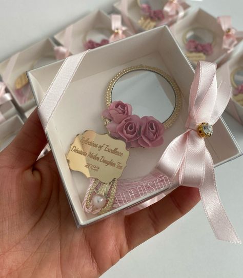 Luxury Wedding Favors, Mirror Favors, Quinceanera Party Favors, Sweet 16 Favors, Mirror Wedding, Quinceanera Favors, Wedding Favours Luxury, Pink Quince, Pink Party Decorations