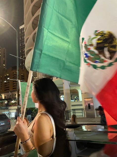 #chicago #city #independenceday #mexican #mexico #mexicana #latina Latina Summer Aesthetic, Vision Board Latina, Mexican Family Aesthetic, Mexican Independence Day Outfit, Mexican Woman Aesthetic, Latina Core Aesthetic, Mexican Asethic, Mexico City Aesthetic, Mexicana Aesthetic