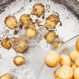 The Best Potatoes, Best Potatoes, Boil Potatoes, Boiling Pasta, Seasoned Potatoes, Small Potato, Cooking Temperatures, A Potato, Sour Cream And Onion