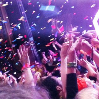 http://www.collegefashion.net/college-life/top-10-best-college-theme-party-ideas/ College Theme Party Ideas, Events Aesthetic, College Party Aesthetic, High School Stereotypes, College Theme, College Events, Theme Party Ideas, College Party, Frat Parties