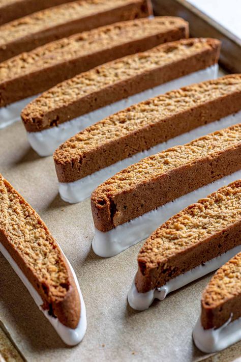 Ginger Bread Biscotti, Fall Biscotti Flavors, Fall Biscotti Recipe, Thanksgiving Biscotti, Biscotti Packaging Ideas, Savory Cookies Recipes, Protein Biscotti, Cake Mix Biscotti Recipe Easy, Biscotti Recipes Best