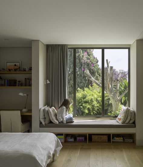 Photo 10 of 21 in A Brick Home in Mexico City Encloses a Series of Lush Courtyards - Dwell Window Seat Ideas, Cozy Ideas, Window Seat Design, Window Seats, Design Del Prodotto, Seat Design, Dream House Interior, Enjoy Nature, Through The Window