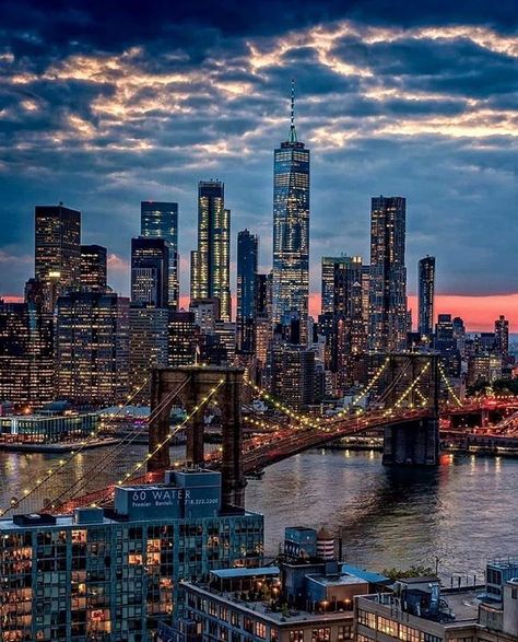 The beautiful NYC Skyline. Happy Tuesday!   #WTC #WorldTradeCenter #NYC #NY #NewYork #NewYorkCity #nygram #nycgram #myNYC #Manhattan #LowerManhattan  #ignyc #nycdotgram #nycityworld #1wtc #onewtc #oneworldtradecenter #nycblogger #myWTC #seeyourcity #3wtc #4wtc #2wtc #wtcresearchorg #bfpl #BrookfieldPlace #skyline #nycskyline |  Unknown Wallpaper Musik, Wallpaper Pantai, Kota New York, Manhattan Photography, Photographie New York, Peisaj Urban, New York Wallpaper, Ville New York, Fotografi Kota