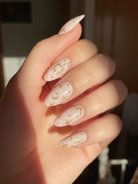 #nails#nailart#witchyvibes#witchy#witch#moon#stars#acrylicnaildesigns#naildesign more in telegram Almond Nails Stars And Moon, Short Almond Nails Celestial, Short Nail Designs Celestial, White Witchy Nails, Witches Nails Designs, Celestial Nail Art Simple, Nails Moon Design, Nails Moon Stars, Nails With Moon Design