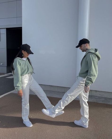 Coupleoutfits Couple Outfits, Outfits Aesthetic Pareja, Couple Fits Streetwear, Matching Couple Aesthetic, Couple Outfits Streetwear, Matching Couples Outfits, Couple Streetwear, Couple Outfits Matching, Matching Fits