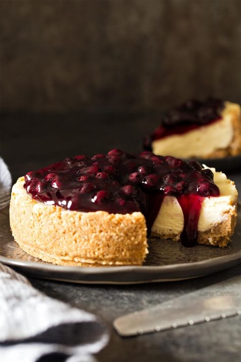 7 Inch Cheesecake Recipe, 8 Inch Cheesecake Recipe, Cheesecake Garnish, Light Christmas Dessert Recipes, Small Cheesecake Recipe, Small Cheesecakes, Plain Cheesecake, Delicious Cheesecake Recipes, No Bake Blueberry Cheesecake