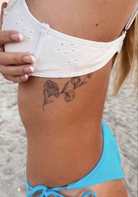 Waist Flower Tattoo For Women, Carnation Flower Tattoo Ribs, Carnation Tattoo On Ribs, Carnation Flower Tattoo Back, Carnations And Roses Tattoo, Rose Tattoo On Side Ribs, Floral Tattoo Design Ribs, Bouquet Of Flowers Tattoo Ribs, Carnation Hip Tattoo