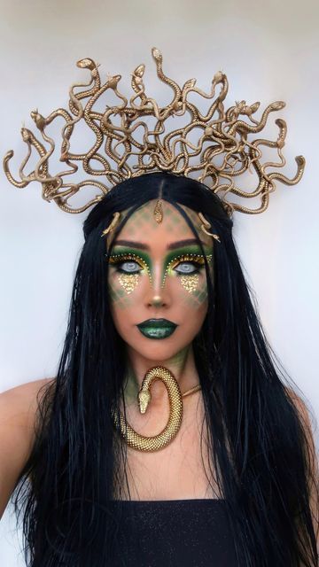 Medusa Family Costume, Medusa Hair Ideas, Gold Medusa Costume, Basilisk Costume, Medusa Costume Hair, Medusa Make Up Ideas, Diy Madussa Costume, Plus Size Medusa Costume, Halloween Makeup Medusa